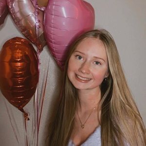 Meet your Posher, Ava